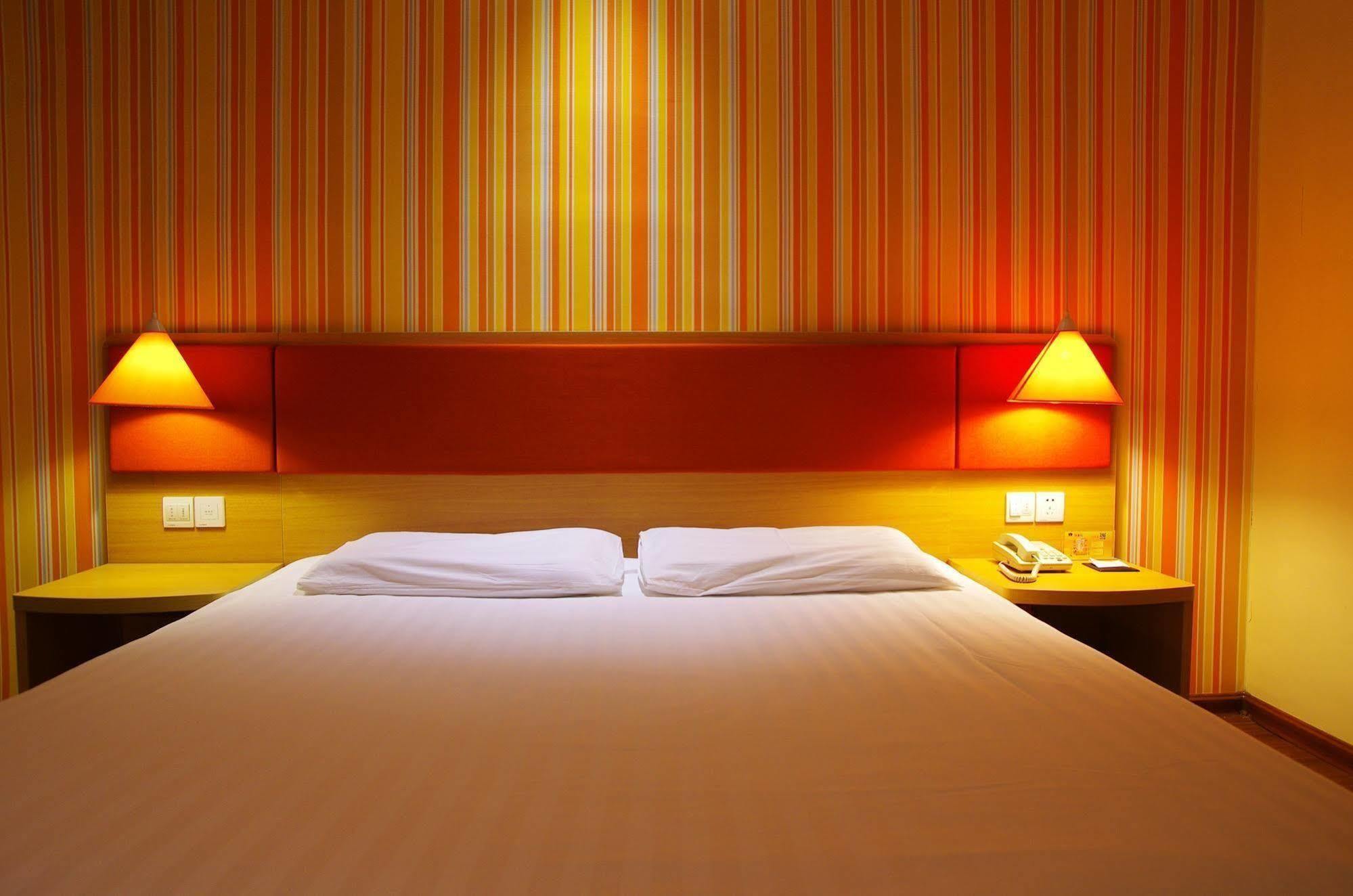 Home Inn Jiaxing Buitenkant foto