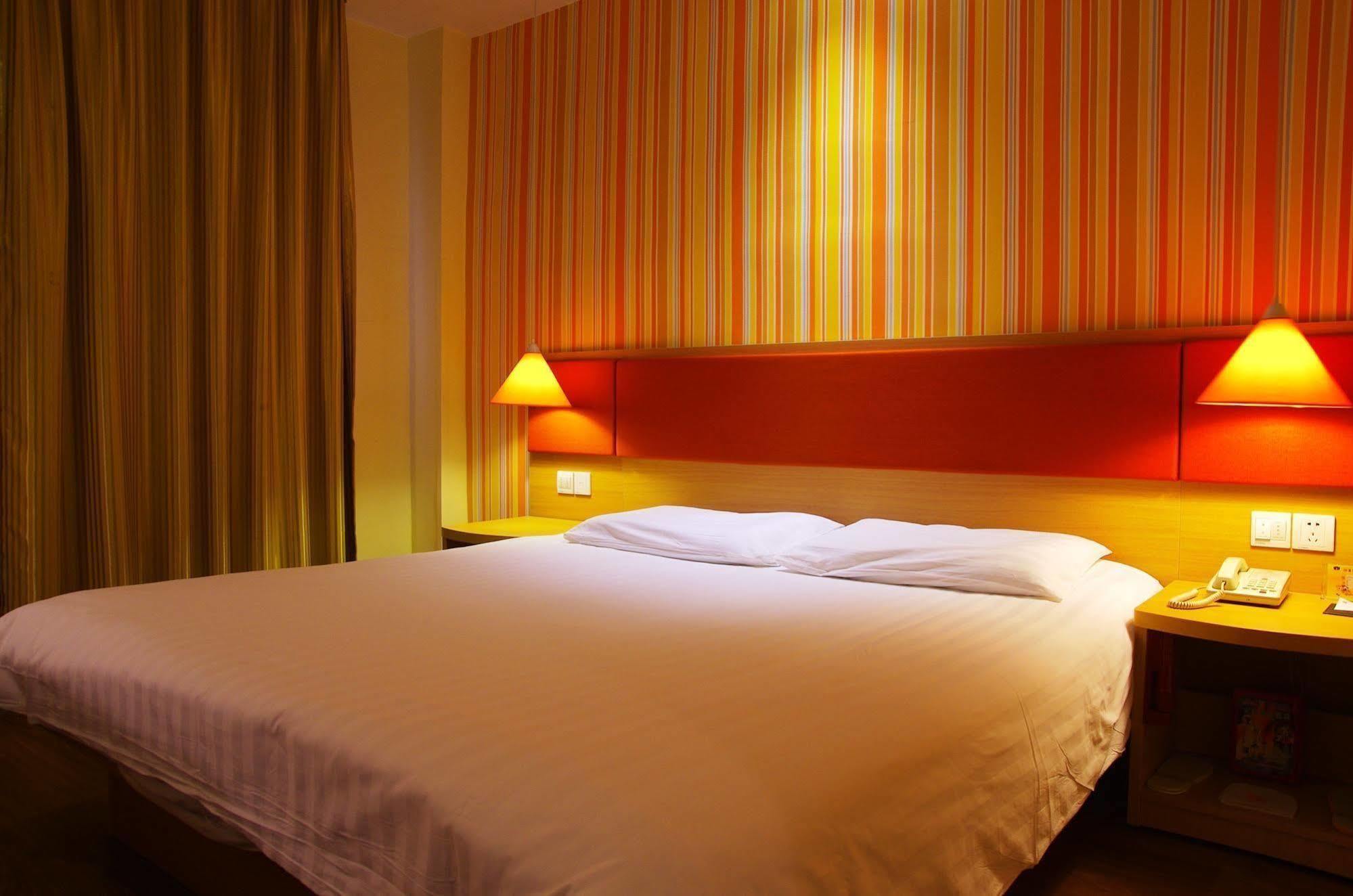 Home Inn Jiaxing Buitenkant foto
