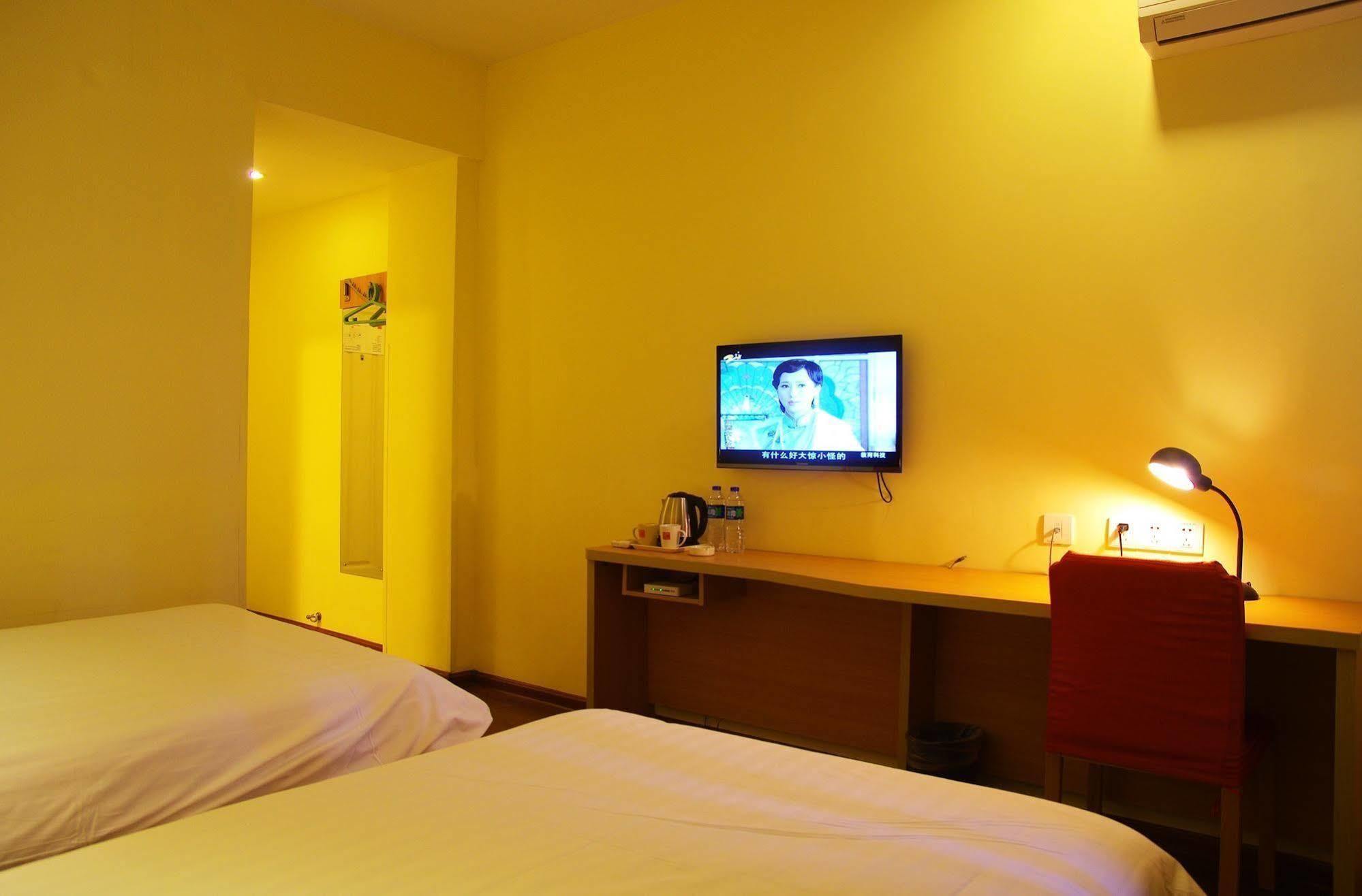 Home Inn Jiaxing Buitenkant foto